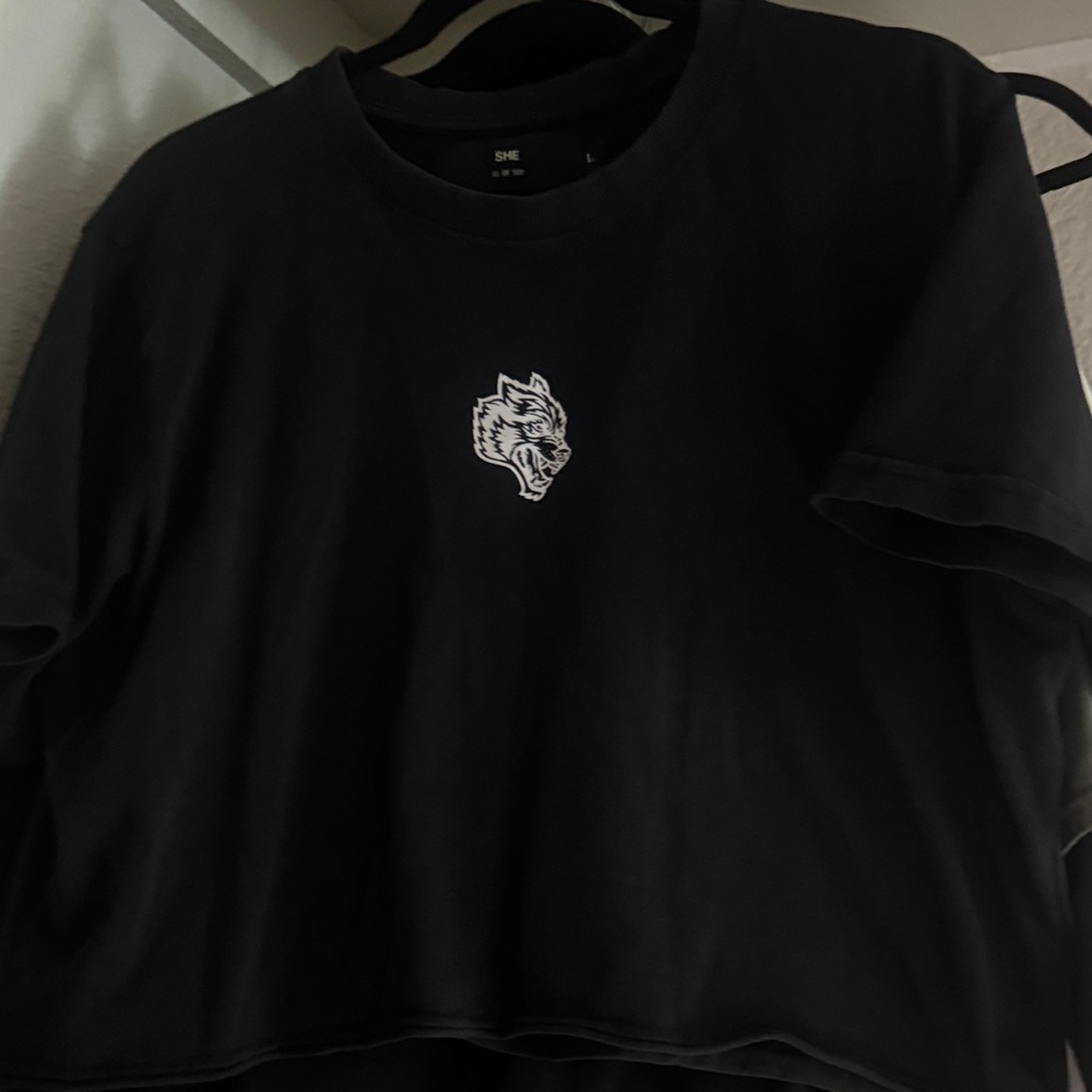 Darc Sport Black Crop Graphic Tee